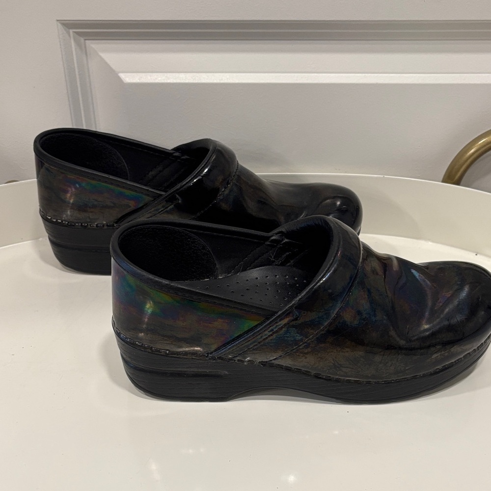GUC Dansko Black Oil Slick Platform Clogs - Picture 5 of 10